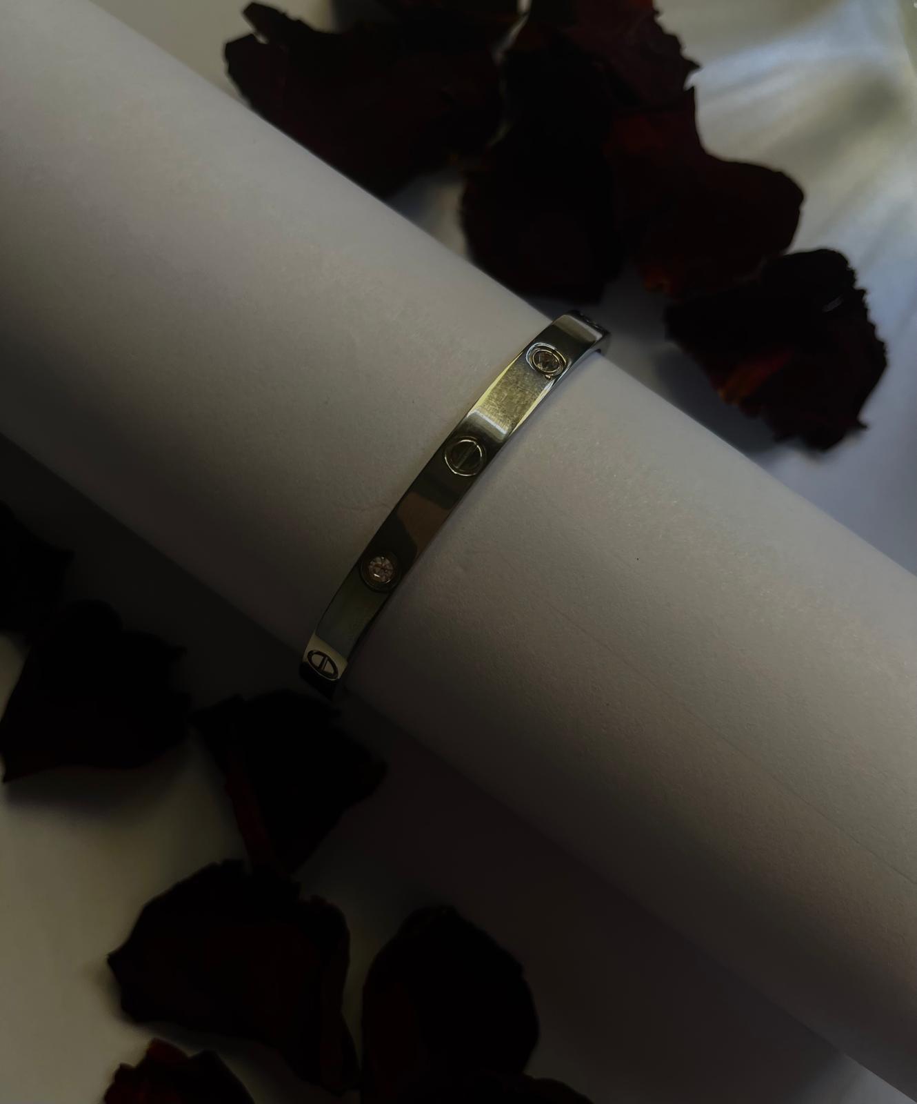 Cartier TAŞLI KELEPÇE BİLEKLİK